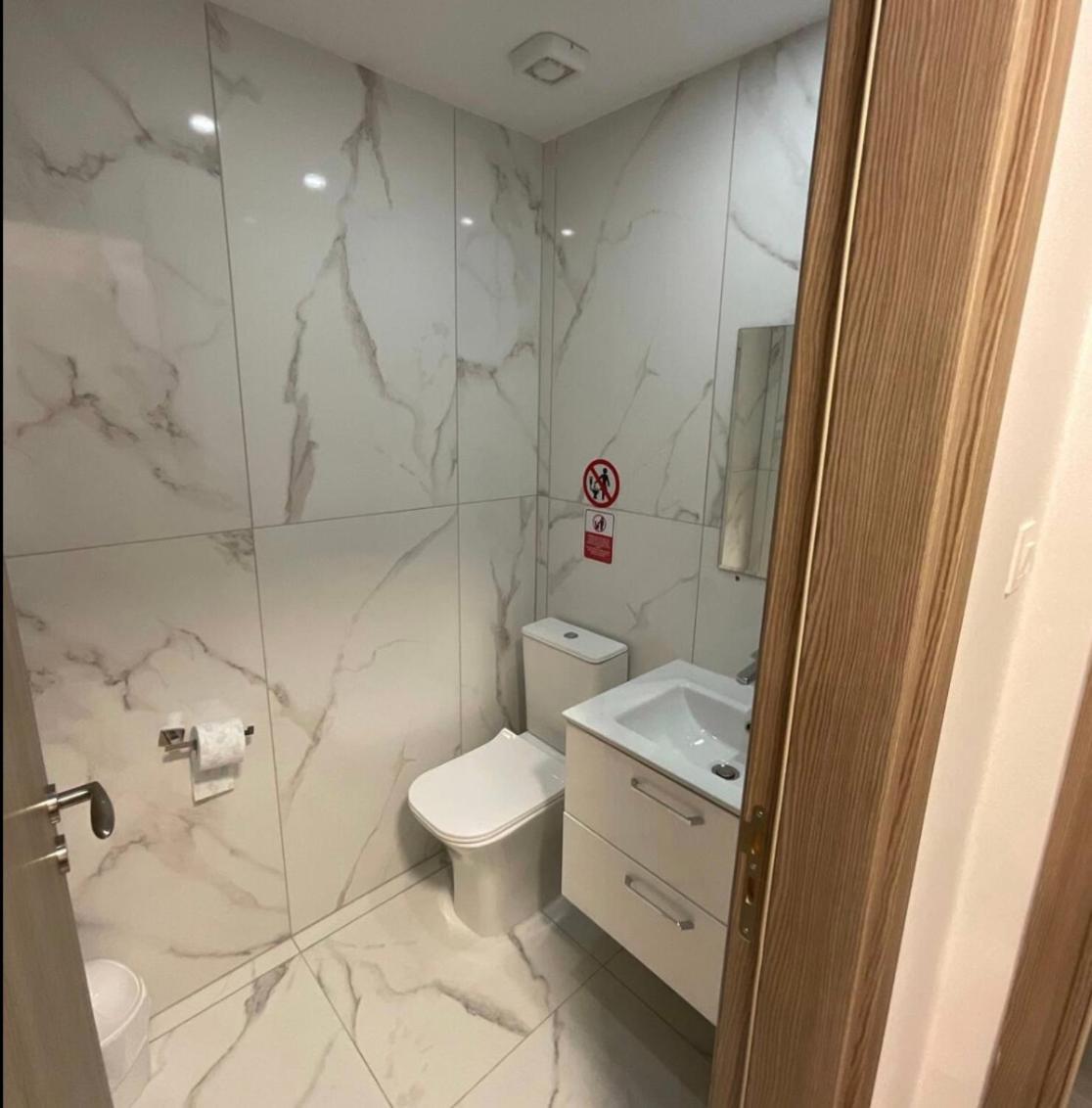 Le Voyageur Apartment Larnaca Luaran gambar